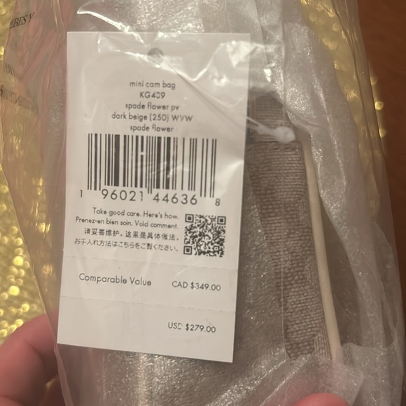 KATE SPADE BEIGE FLOWER MINI CAMERA CROSSBODY BAG. NWT NIP RETAILS $279 - Picture 4 of 7